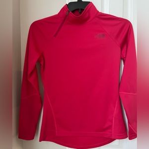 Women’s North Face pull-over.